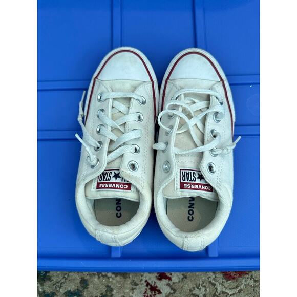 Converse Kid's White Chuck Taylor All Star Low Canvas Trainers Shoes Size 1 - Picture 1 of 7